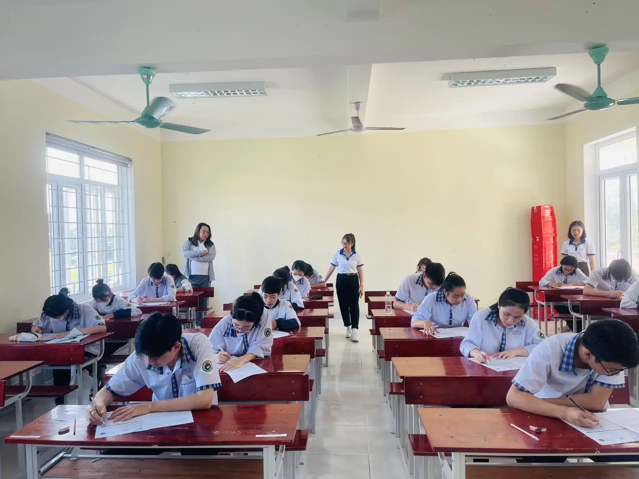 4. Luyện thi thử tại các trường
